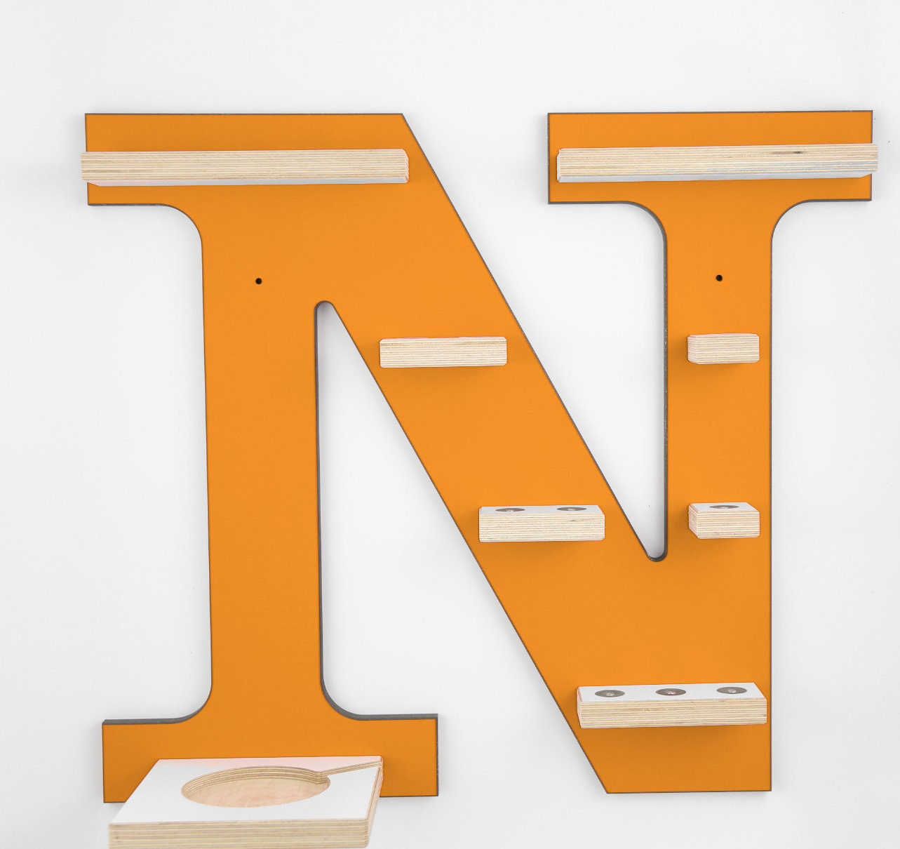 Regal Buchstabe N für Toniebox
